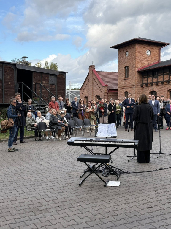 Radzionków. Pamięć o zgwałconych kobietach