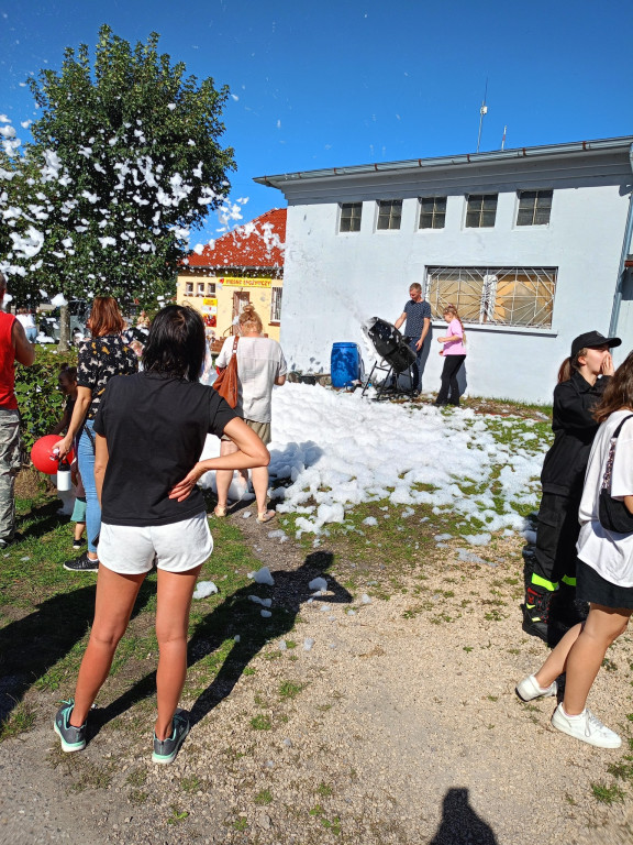 Zabawa na strażackim festynie