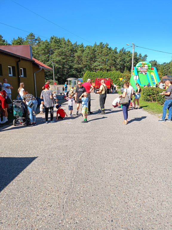 Zabawa na strażackim festynie