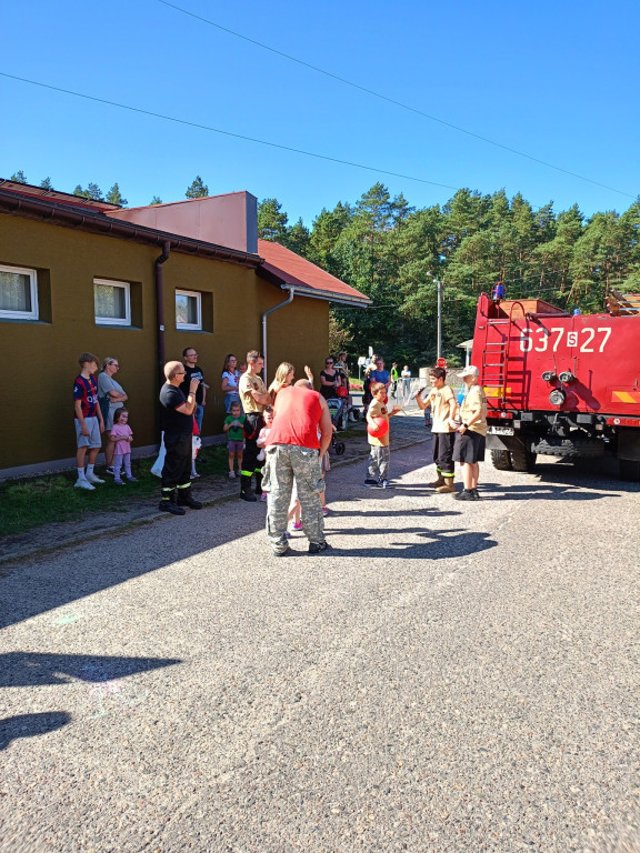 Zabawa na strażackim festynie