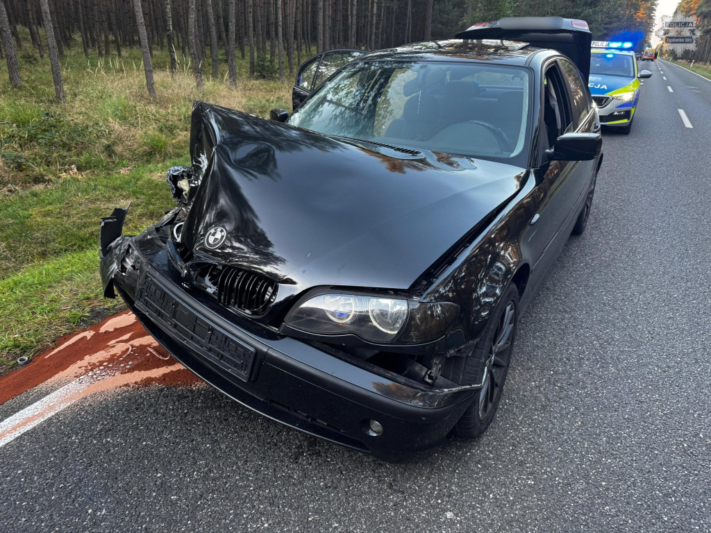 Wypadek koło Tworoga. Dachowanie citroena