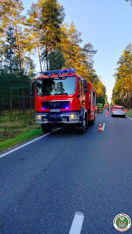 Wypadek koło Tworoga. Dachowanie citroena