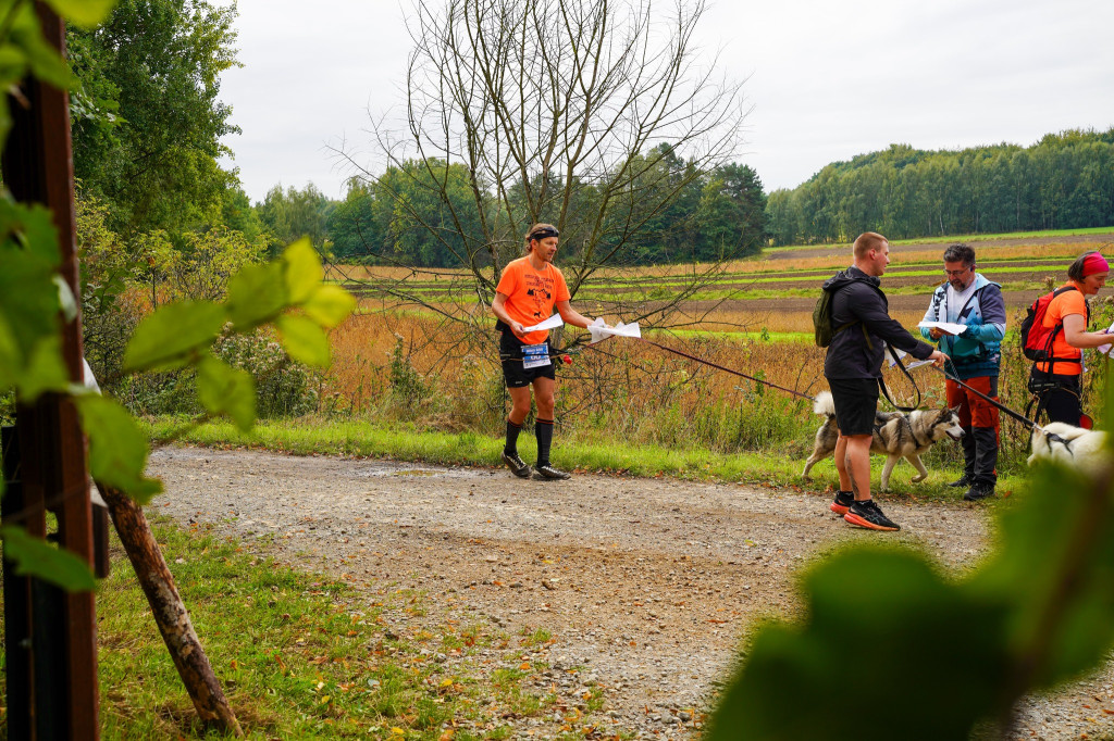 Tarnowskie Góry. Biegli z psami i pomagali psom