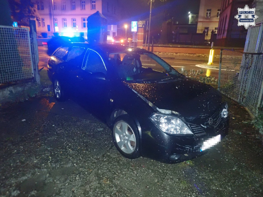 TG. Wjechał w płot przy Opolskiej. Miał ponad...