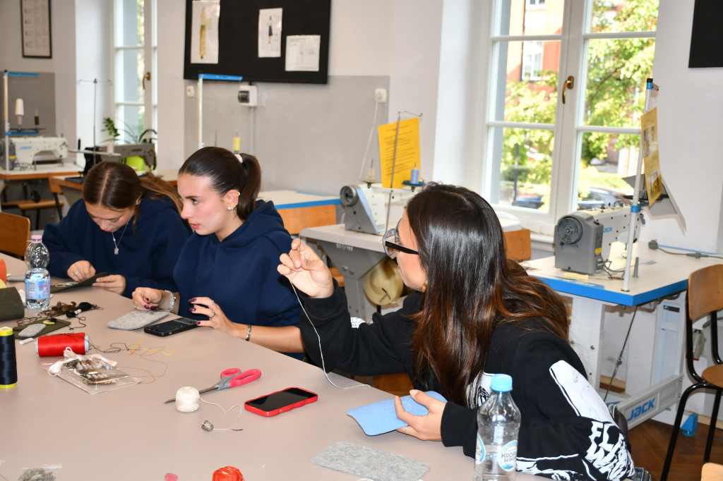 Włosi mówią, że Plastyk ma świetną pracownię krawiecką