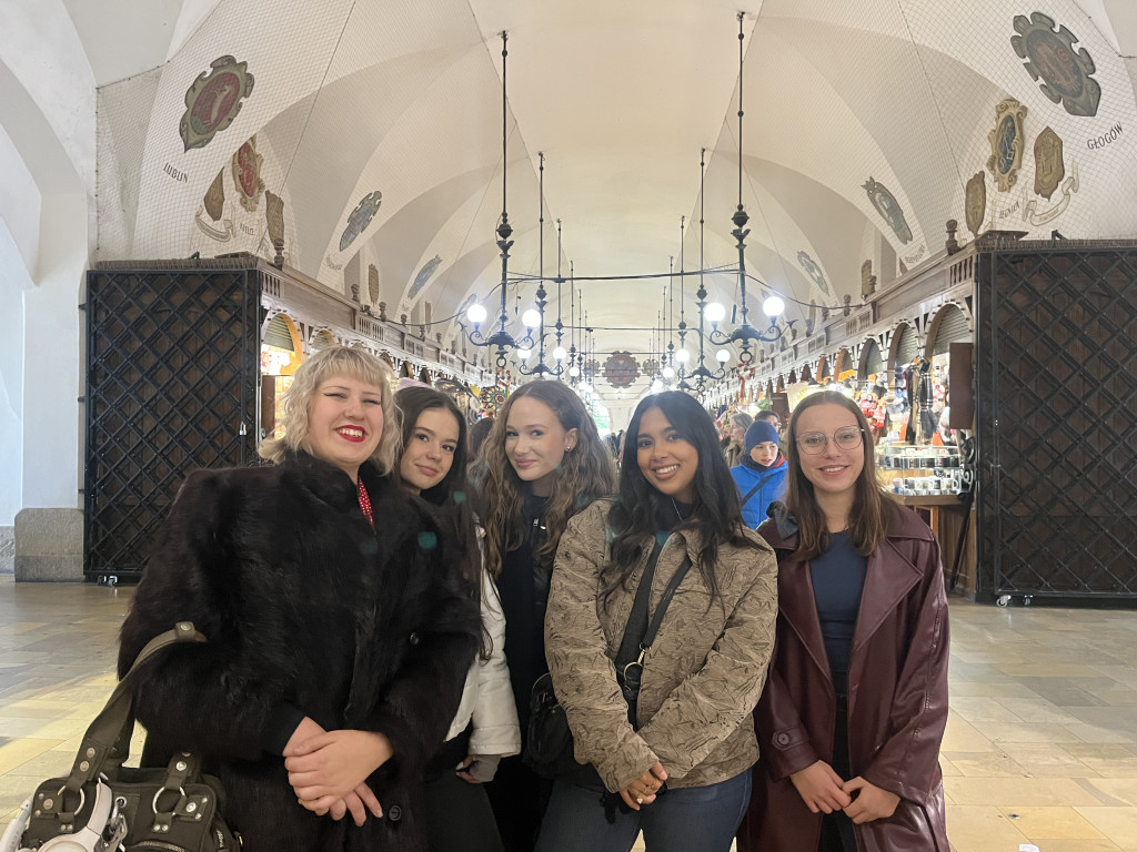 Włosi mówią, że Plastyk ma świetną pracownię krawiecką