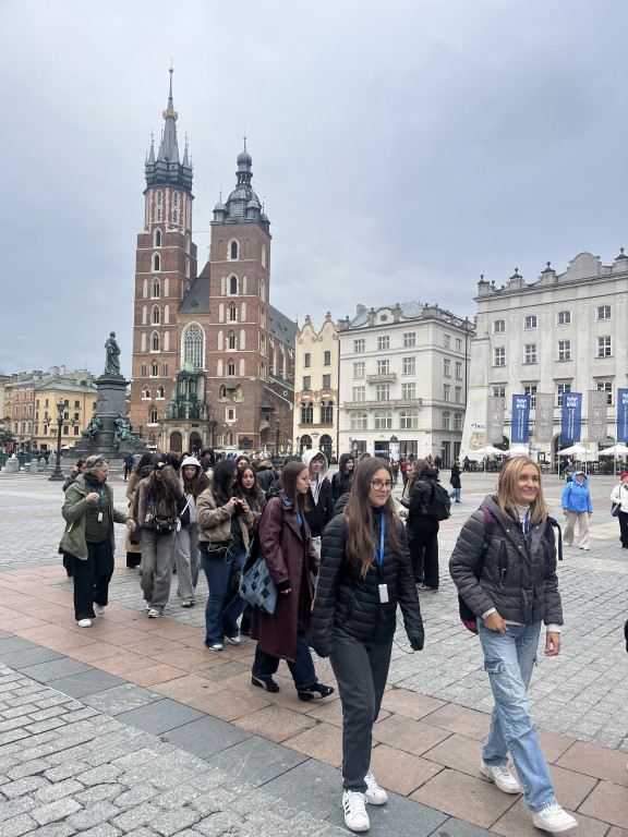 Włosi mówią, że Plastyk ma świetną pracownię krawiecką