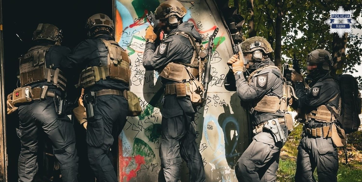 Tarnowskie Góry. Brudna bomba i poszukiwany pilot drona