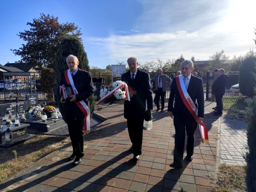 Upamiętnia powstanie „Solidarności” w Kaletach