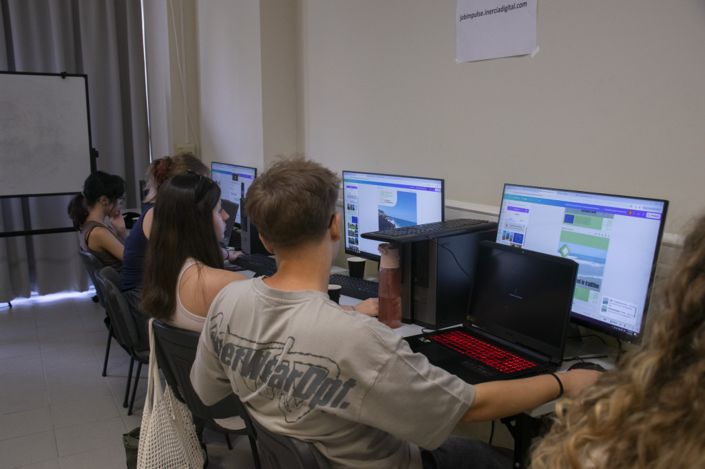 Uczniowie Plastyka kończą staże na Krecie