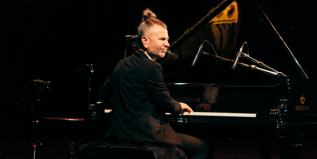 Adam Snopek - tarnogórski pianista uniwersalny