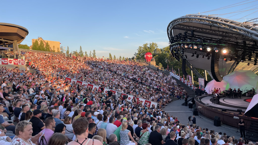 Adam Snopek - tarnogórski pianista uniwersalny