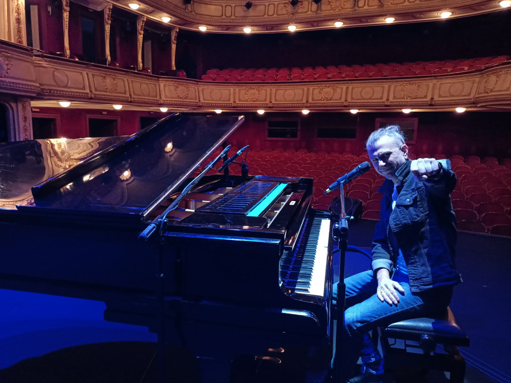 Adam Snopek - tarnogórski pianista uniwersalny