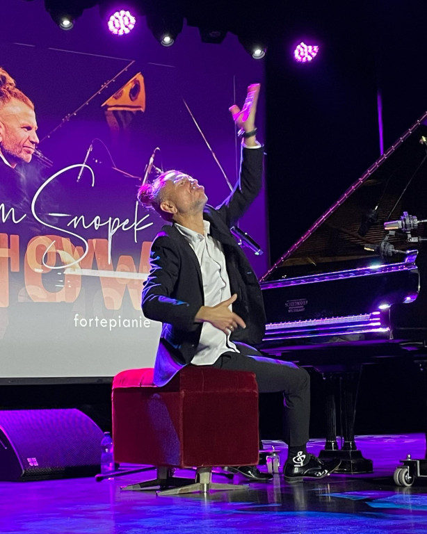 Adam Snopek - tarnogórski pianista uniwersalny