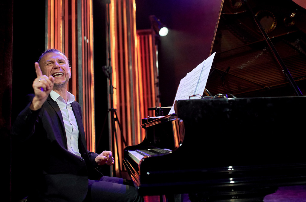 Adam Snopek - tarnogórski pianista uniwersalny