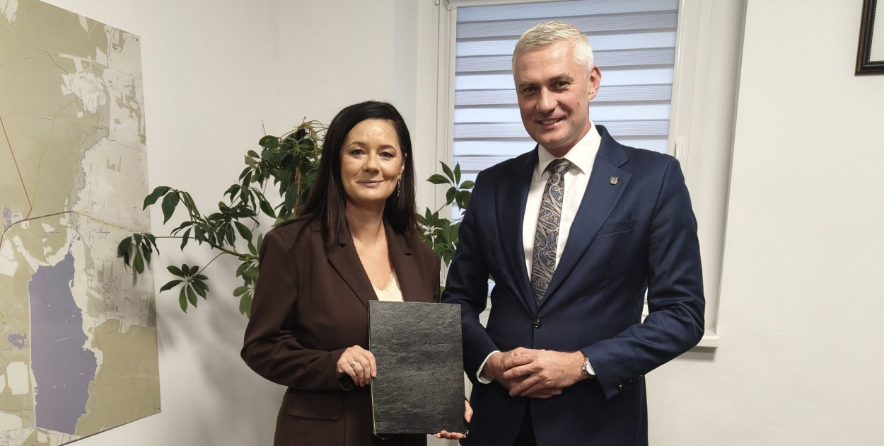 Świerklaniec. Nagrody dla dyrektorów i nauczycieli