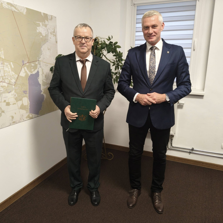 Świerklaniec. Nagrody dla dyrektorów i nauczycieli