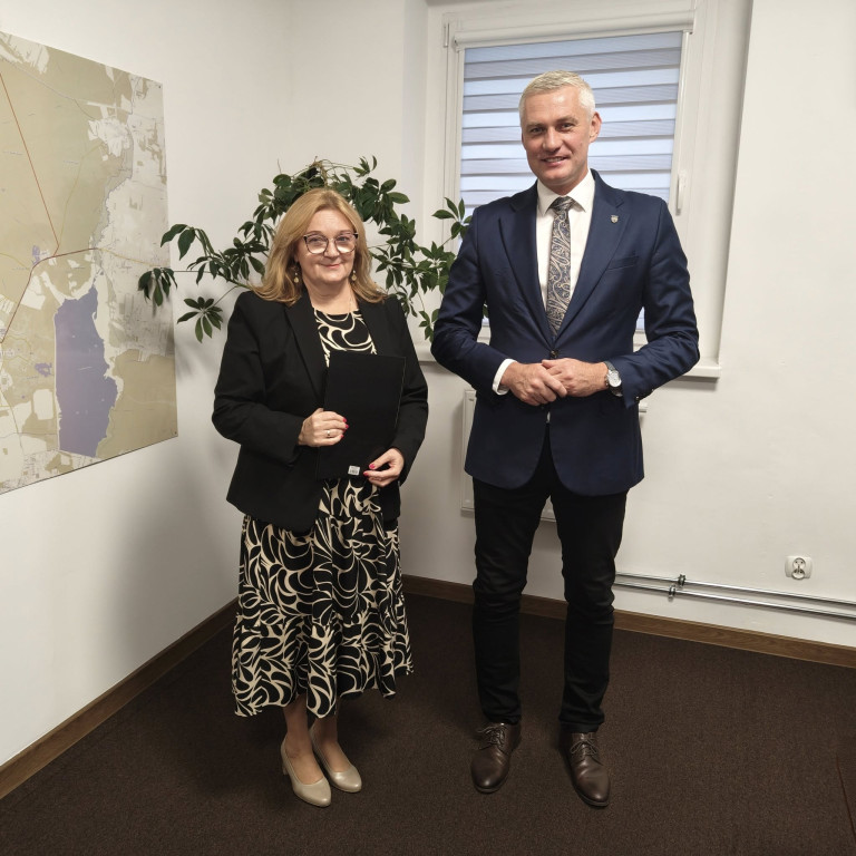 Świerklaniec. Nagrody dla dyrektorów i nauczycieli