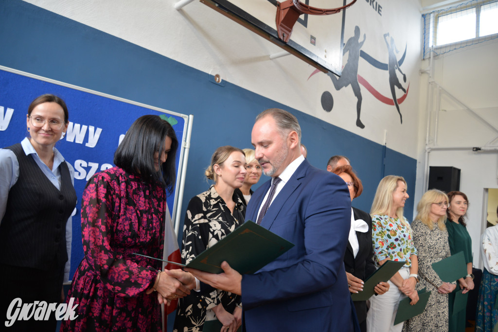 Ślubowanie i święto nauczycieli w Kolejówce