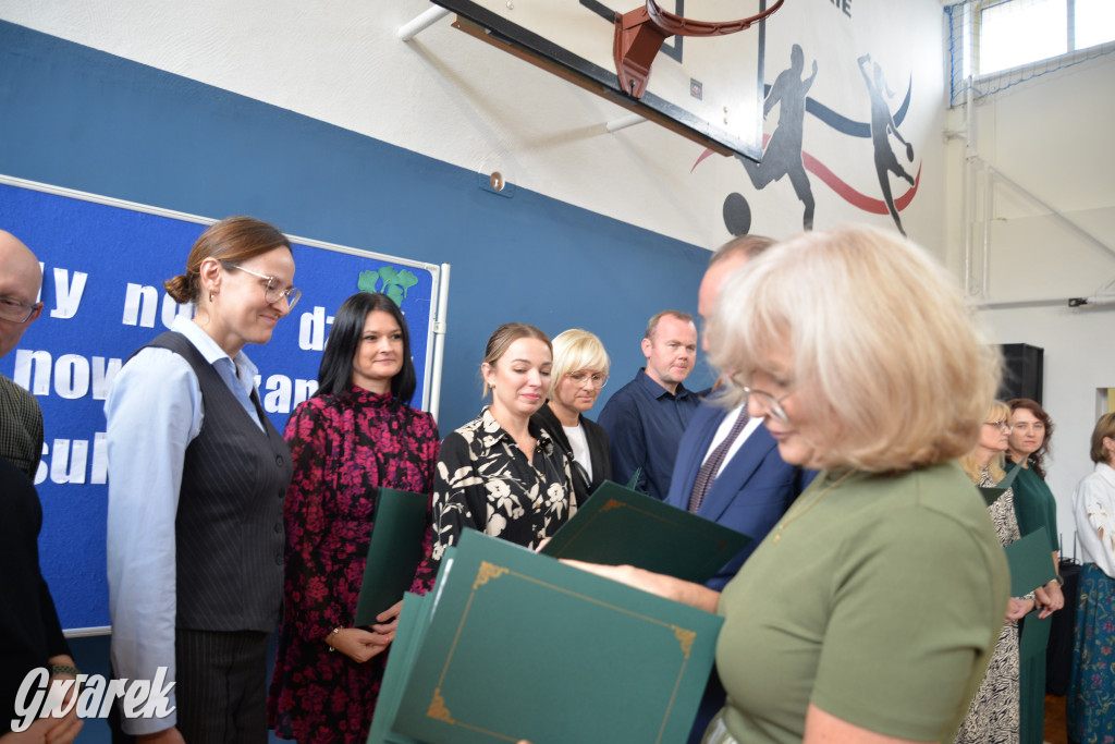 Ślubowanie i święto nauczycieli w Kolejówce