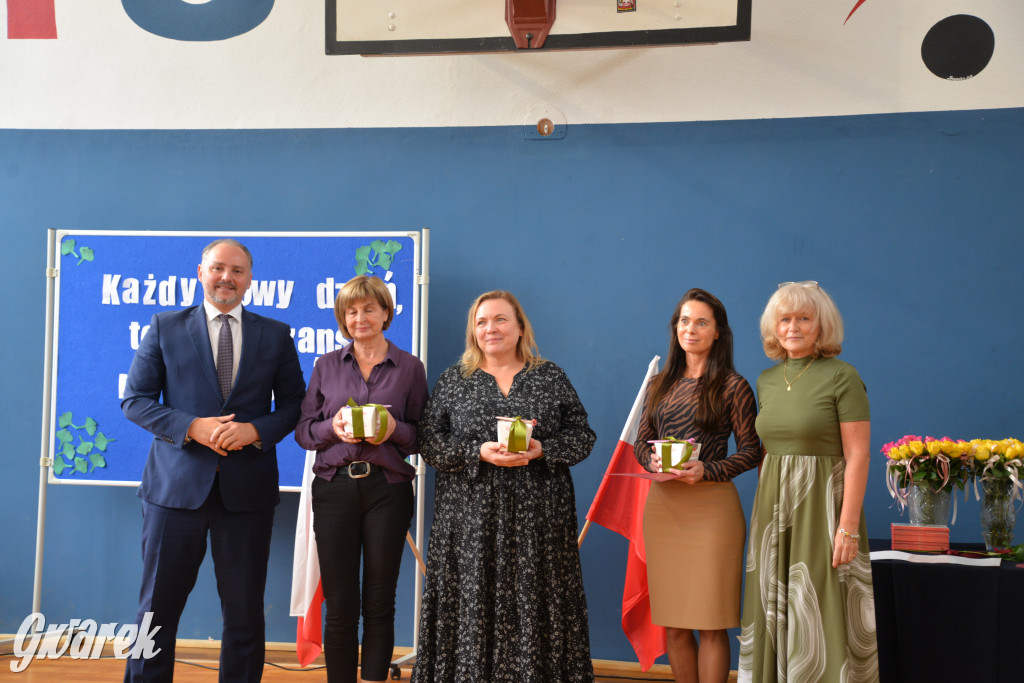 Ślubowanie i święto nauczycieli w Kolejówce