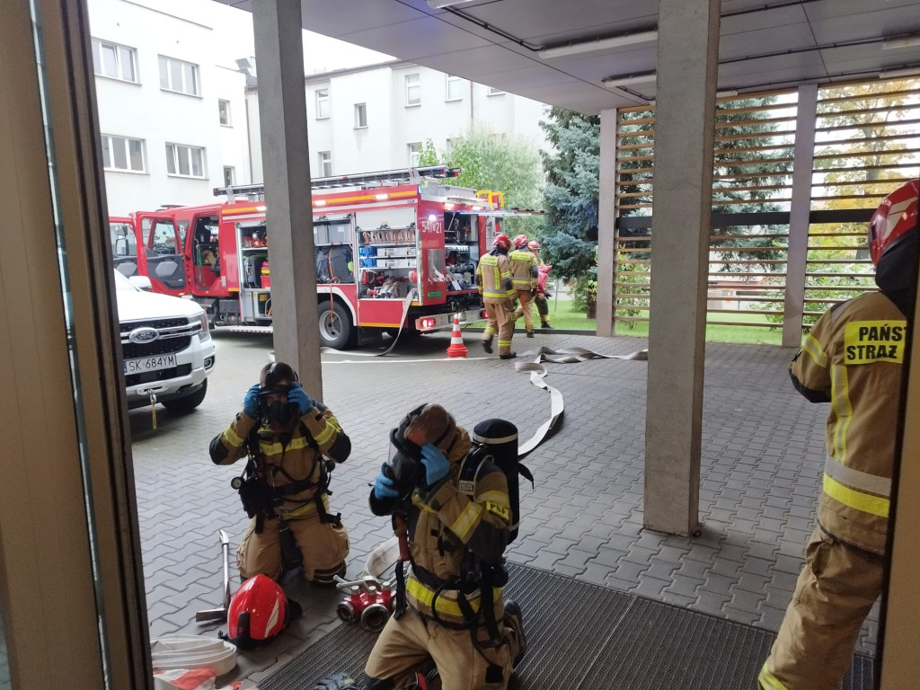 Strażacy w Piekarskim Centrum Medycznym