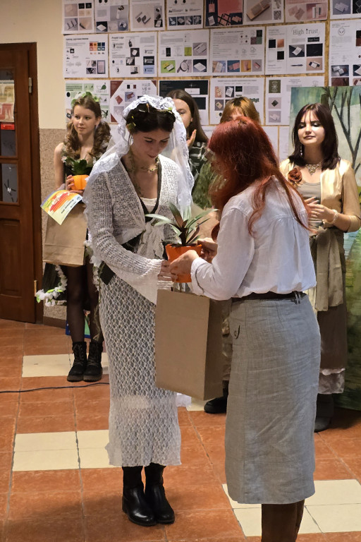 Drzewa, konkurs i pokaz mody