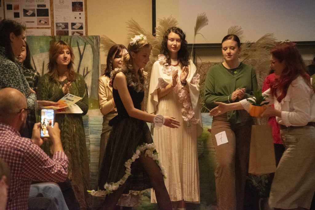 Drzewa, konkurs i pokaz mody