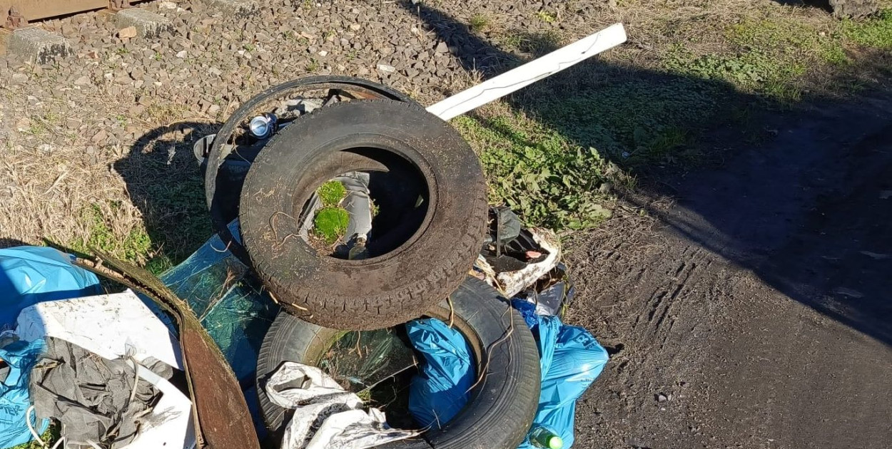 Misja sprzątanie. Tarnogórzanin zakasał rękawy