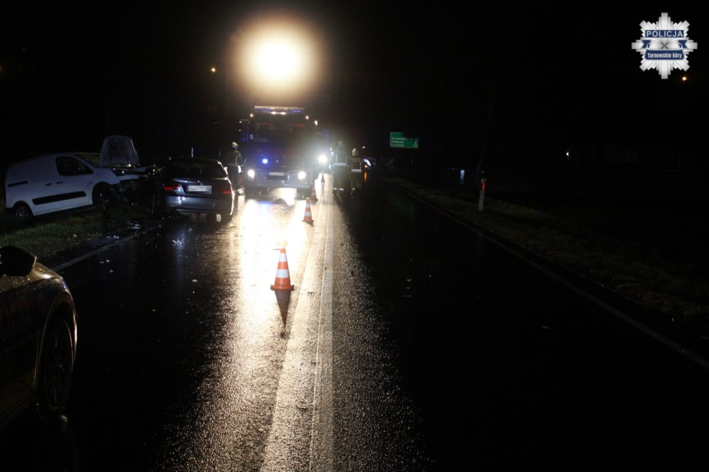 Powiat tarnogórski. Pijany, czołowe zderzenie, ranni