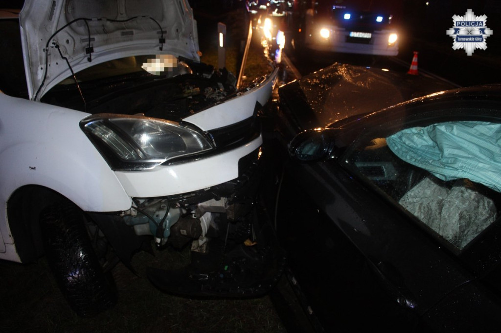 Powiat tarnogórski. Pijany, czołowe zderzenie, ranni