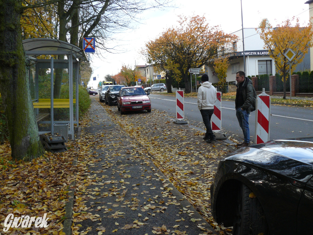 Wszystkich Świętych tuż, tuż. Ruch na cmentarzach