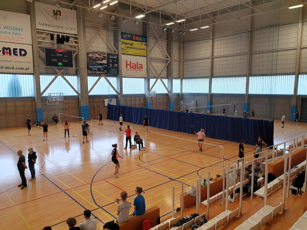 Powiat tarnogórski. Sempa i Radzionków górą