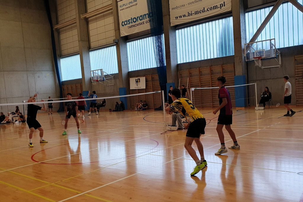 Powiat tarnogórski. Sempa i Radzionków górą