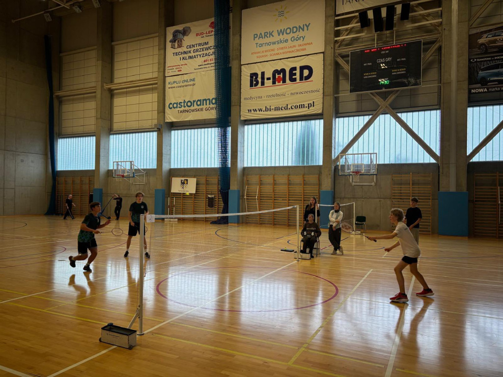 Powiat tarnogórski. Sempa i Radzionków górą