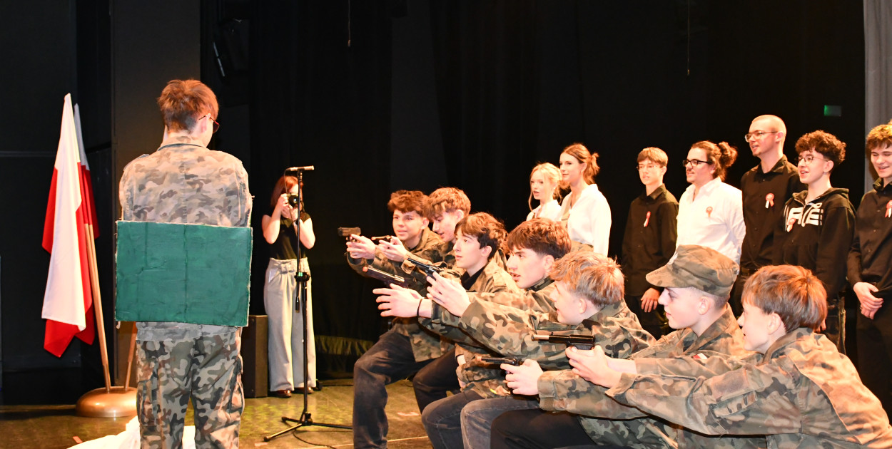 Ekonomik na scenie TCK, czyli konkurs pieśni