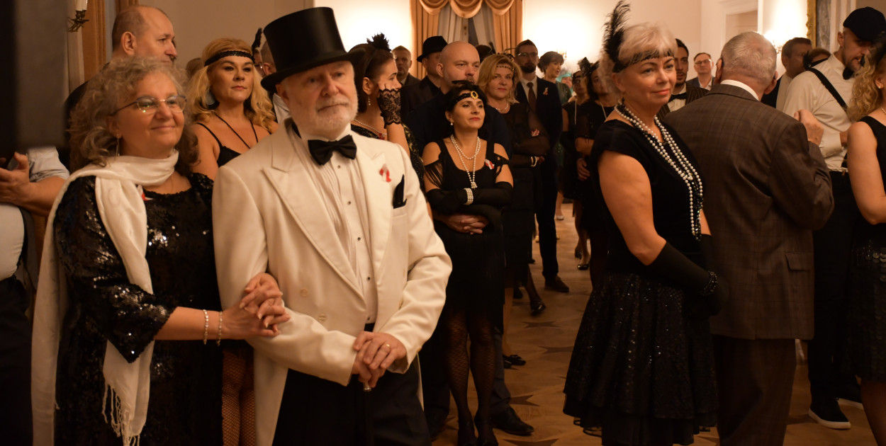 Tarnowskie Góry. Potańcówka w stylu dwudziestolecia