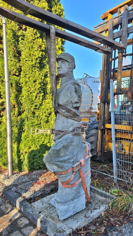 Rzeźba górnika trafiła do Radzionkowa