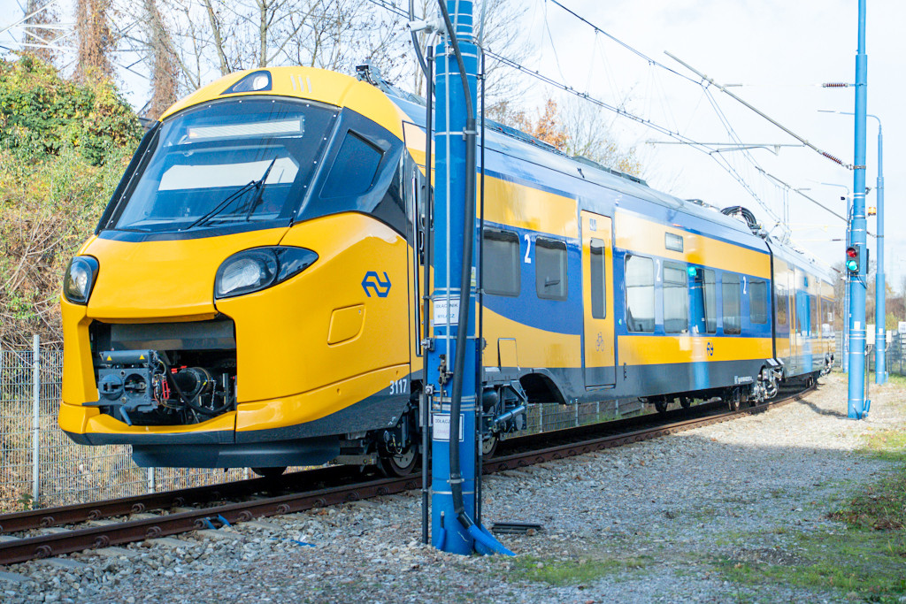 42 nowe dwupoziomowe pociągi. Umowa podpisana