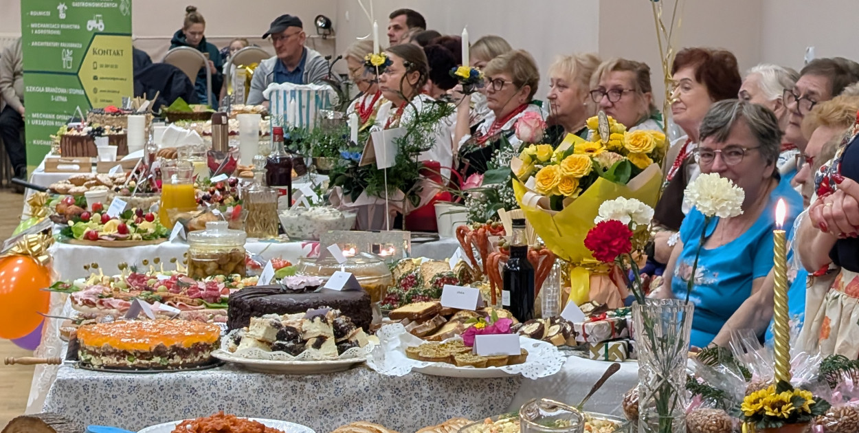 Nowe Chechło na czele, za nim Ossianie i Ziomale