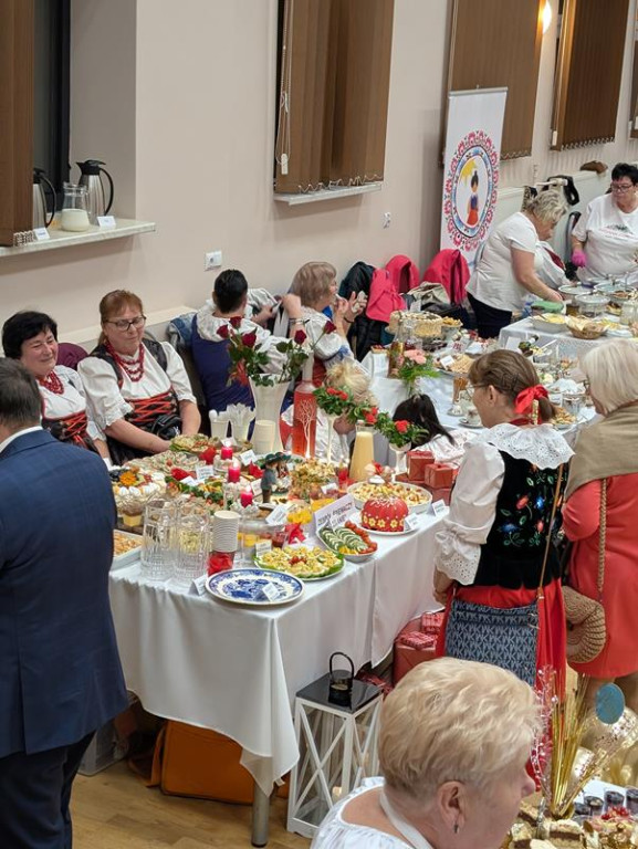 Nowe Chechło na czele, za nim Ossianie i Ziomale