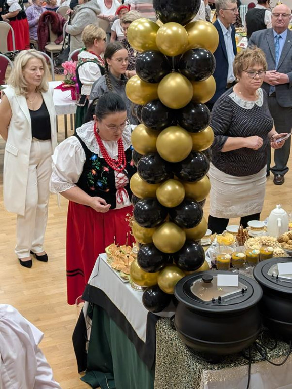 Nowe Chechło na czele, za nim Ossianie i Ziomale