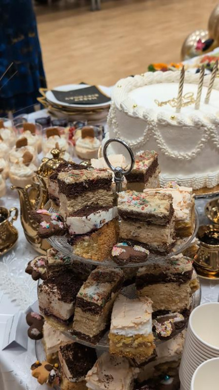 Nowe Chechło na czele, za nim Ossianie i Ziomale