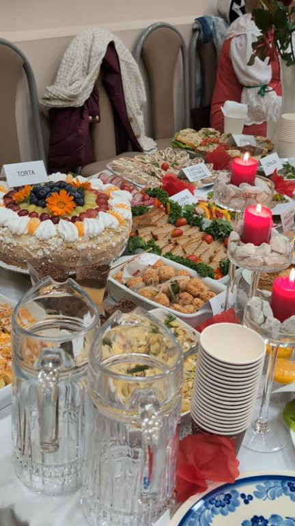 Nowe Chechło na czele, za nim Ossianie i Ziomale