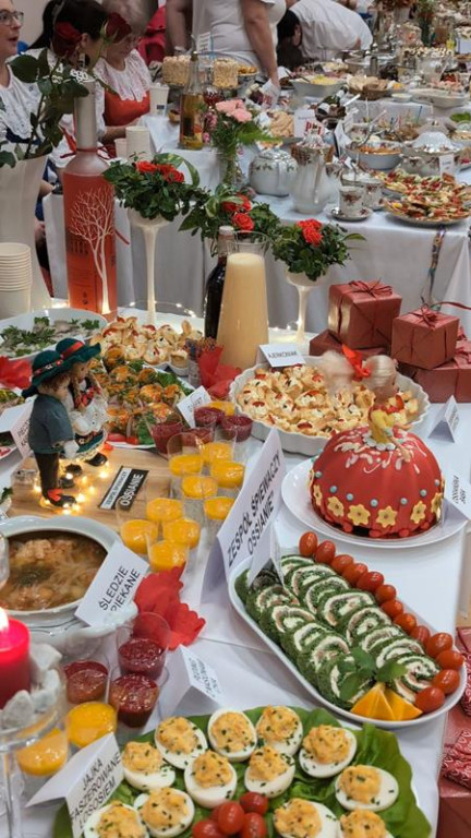 Nowe Chechło na czele, za nim Ossianie i Ziomale