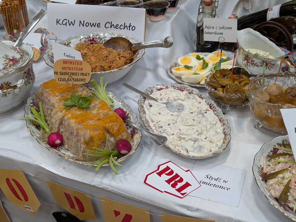 Nowe Chechło na czele, za nim Ossianie i Ziomale