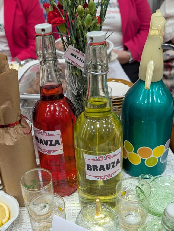 Nowe Chechło na czele, za nim Ossianie i Ziomale