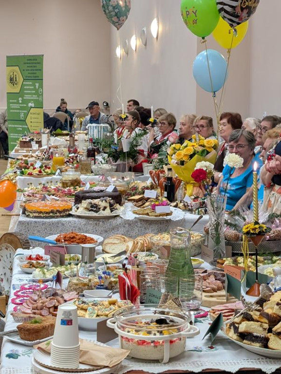 Nowe Chechło na czele, za nim Ossianie i Ziomale