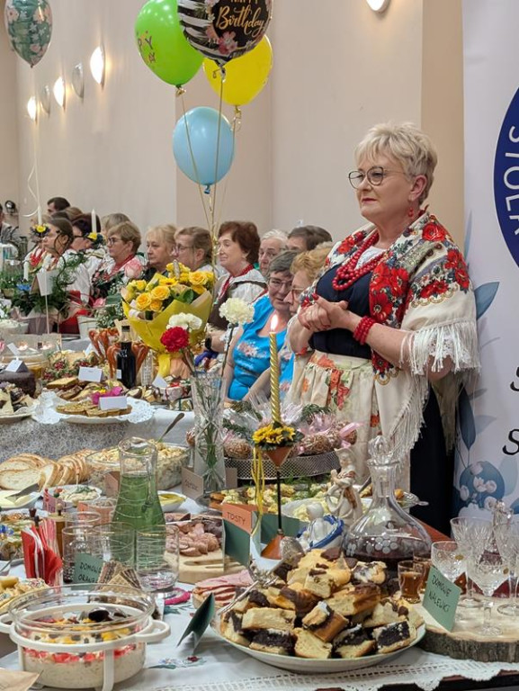 Nowe Chechło na czele, za nim Ossianie i Ziomale
