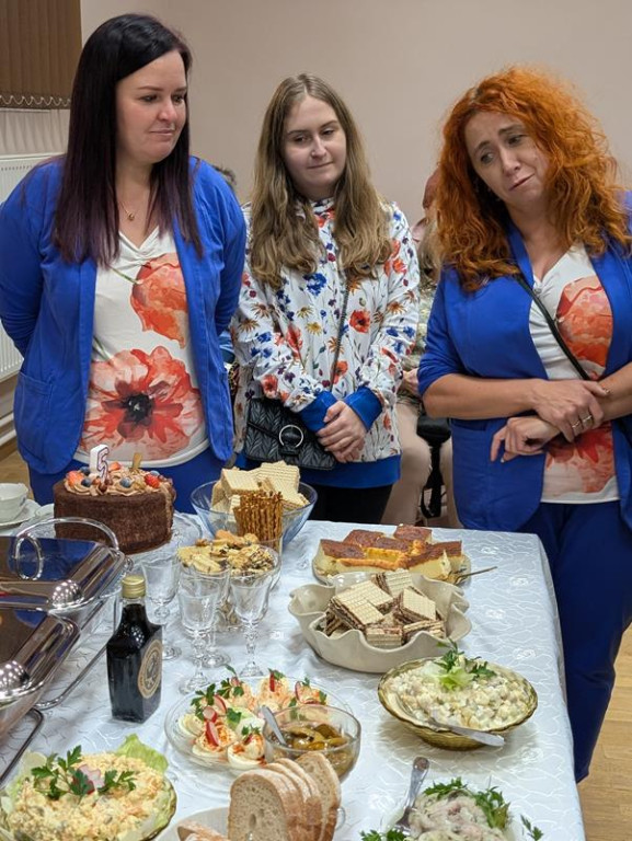 Nowe Chechło na czele, za nim Ossianie i Ziomale